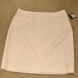 NWT-off-white colored Halogen skirt size 12